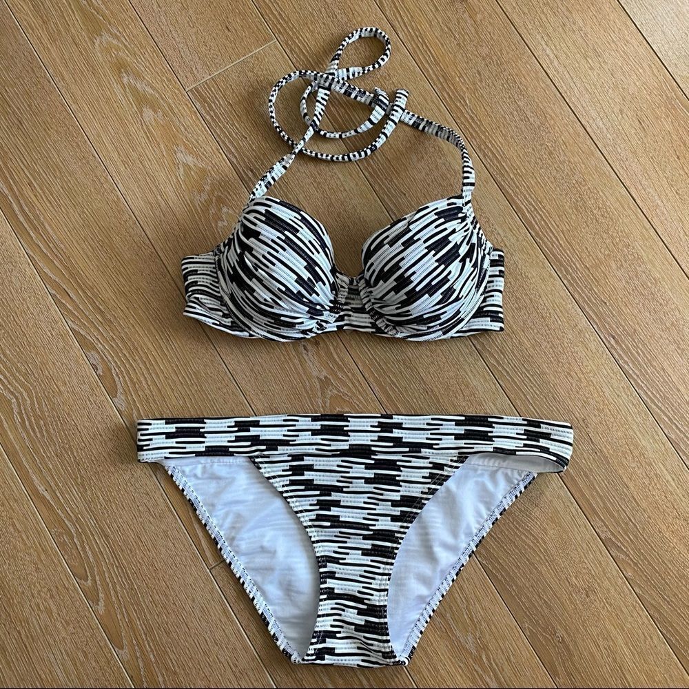 VICTORIA Secret- Black & White Bikini Set
